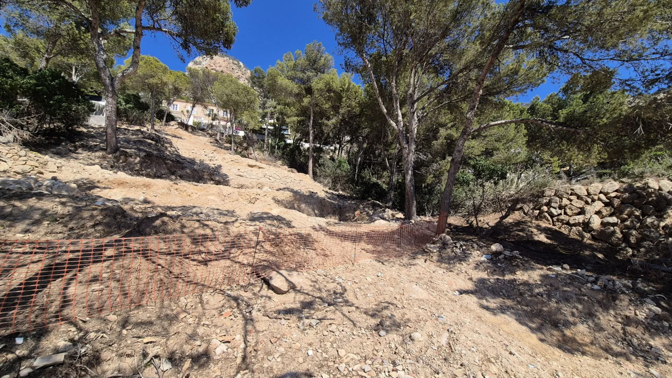 Maa / krunt · Cala Llamp