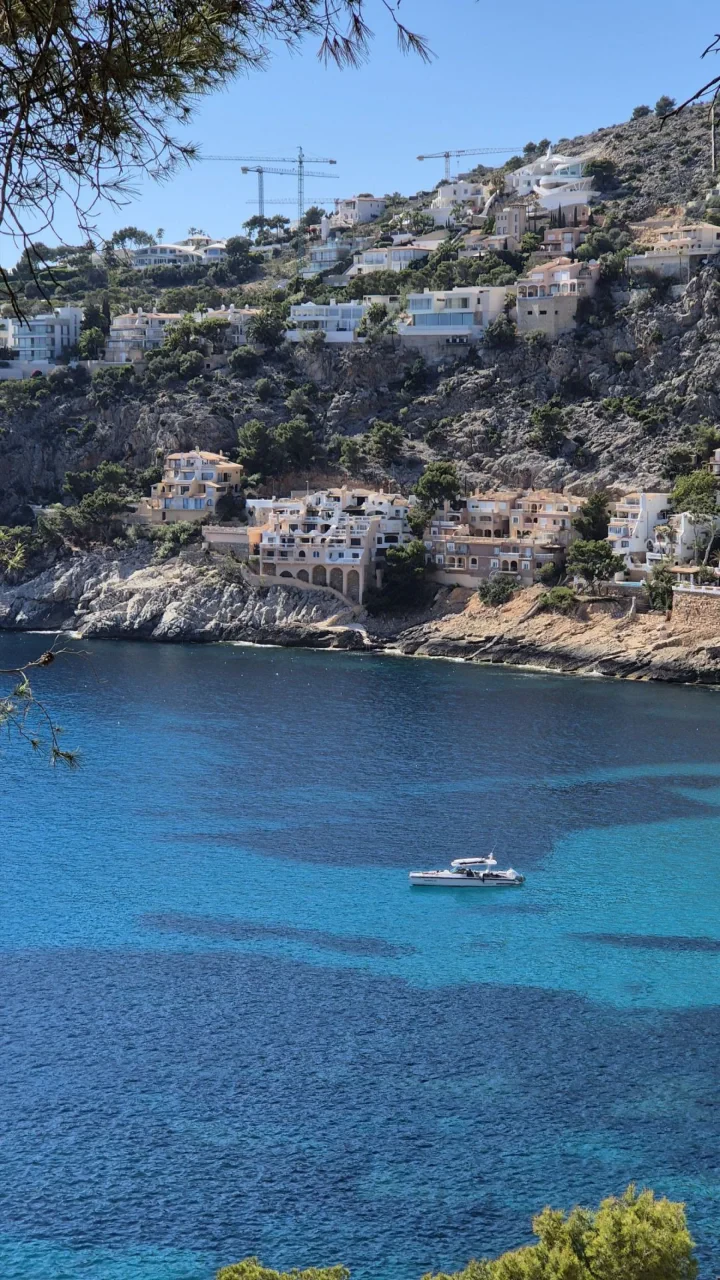 Maa / krunt · Cala Llamp